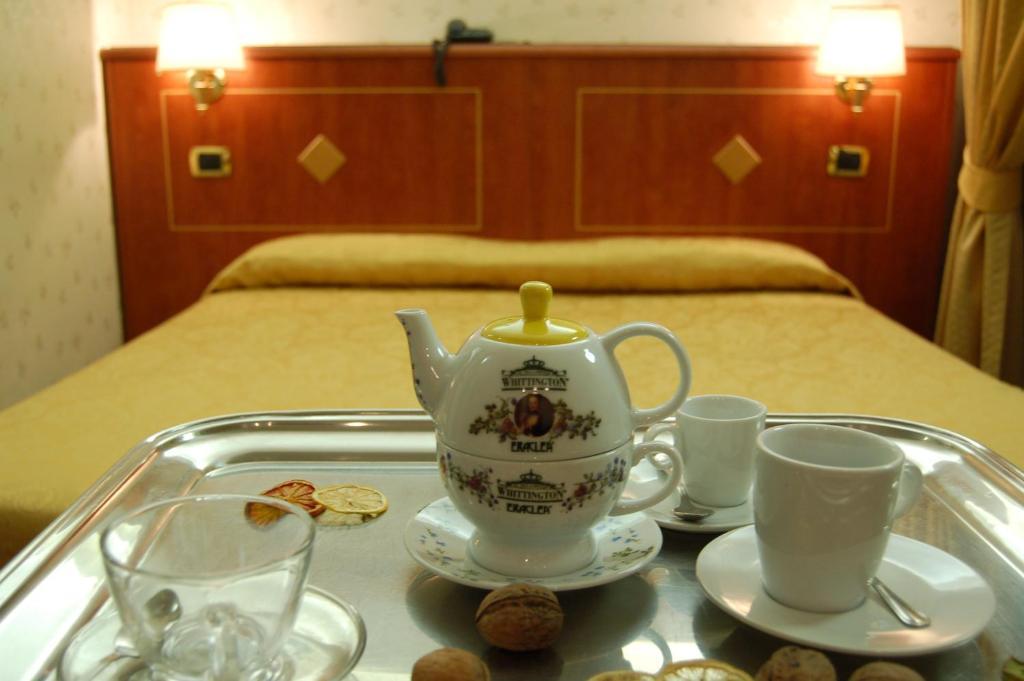 Hotel Chelsea Turín Habitación foto